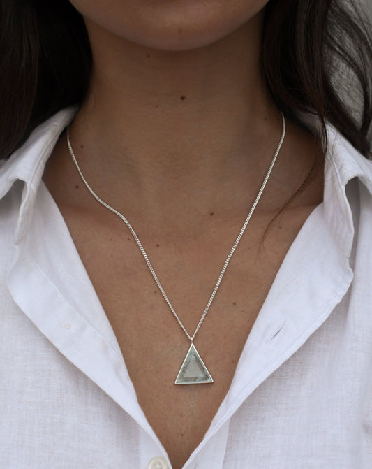 Collar Triángulo Aguamarina - silver